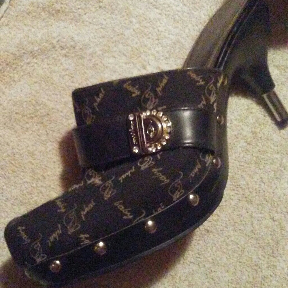 Baby phat clogs used